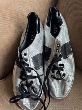 Zara Silver Low-Top Sneakers with Black Brushstroke